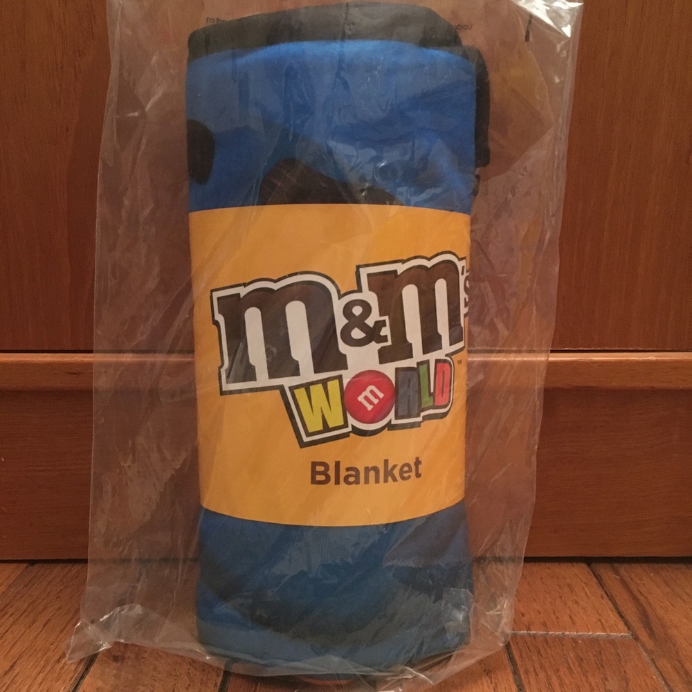 BUNDLE of M&M Fleece Blanket and Tote Bag NEW - Picture 3 of 4